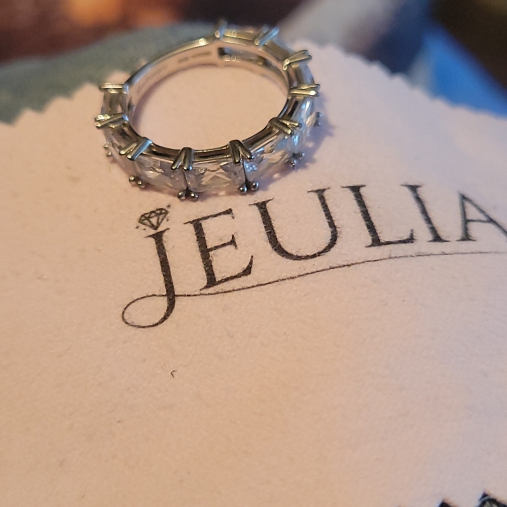 Jeulia Ring